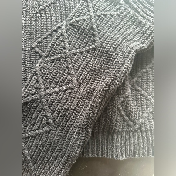 Black sweater - Picture 2 of 2